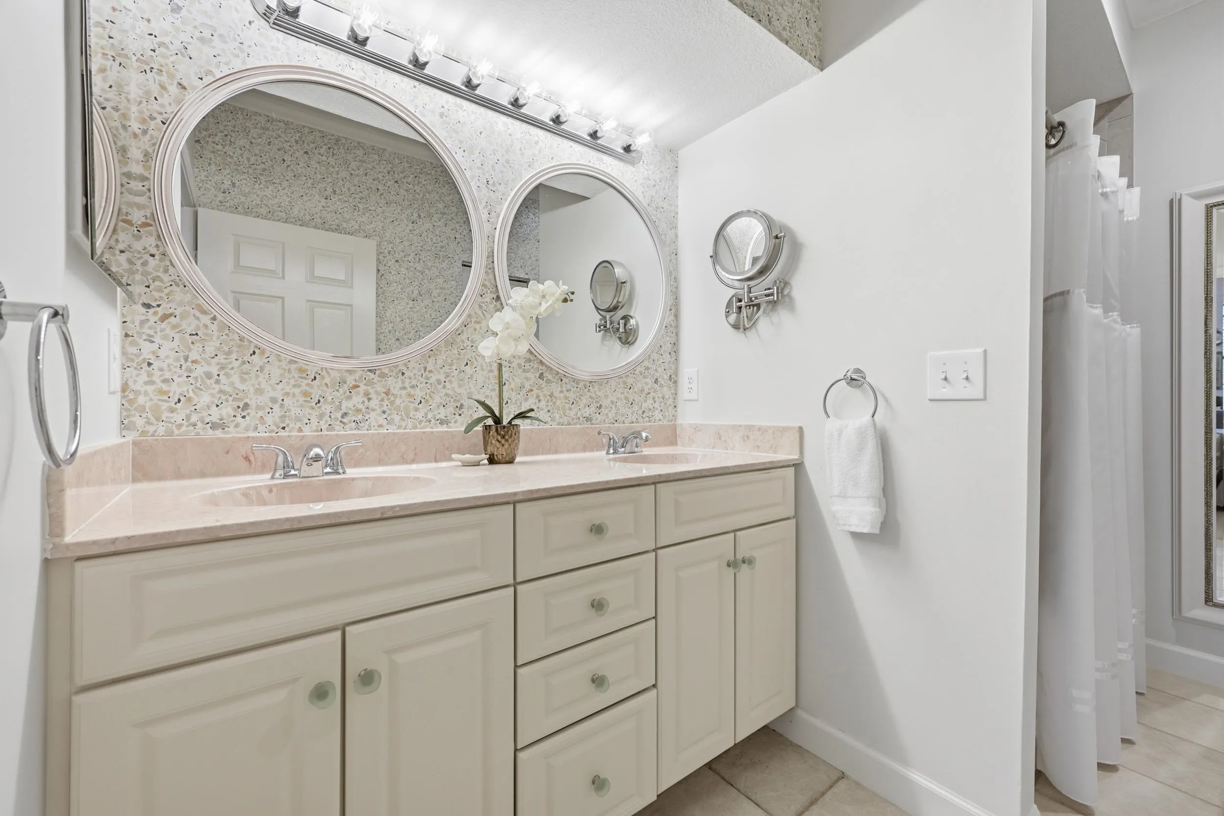 St Augustine, Florida 32084, United States, 3 Bedrooms Bedrooms, ,2 BathroomsBathrooms,Residential,Active,255233