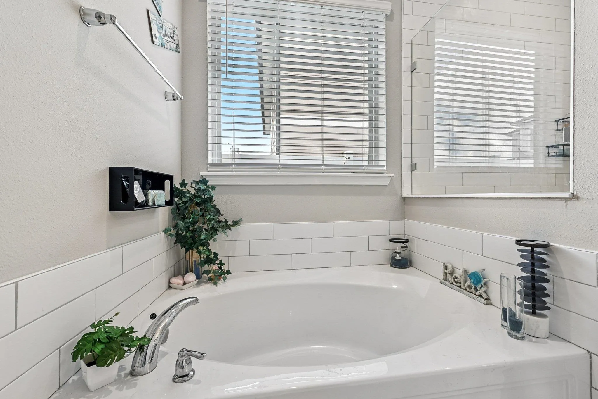 St Augustine, Florida 32095, United States, 4 Bedrooms Bedrooms, ,2 BathroomsBathrooms,Residential,Active,218413