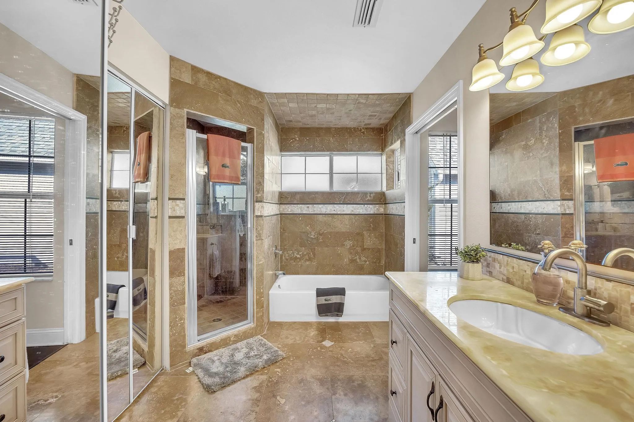 St Augustine, Florida 32084, United States, 3 Bedrooms Bedrooms, ,2 BathroomsBathrooms,Residential,Active,25333