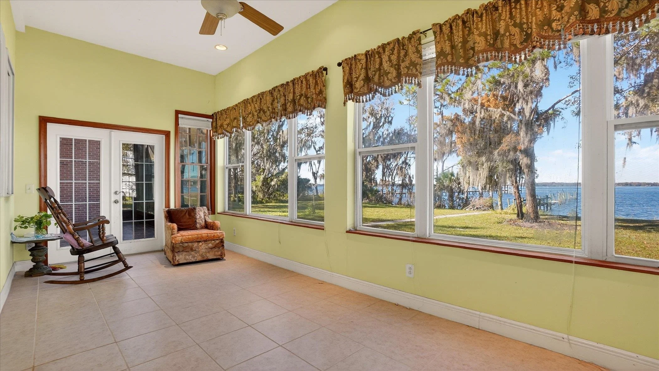 453 Federal Point Rd, East Palatka, FL, 32131, US, 5 Bedrooms Bedrooms, ,4 BathroomsBathrooms,Residential,Active,453 Federal Point Rd,263524