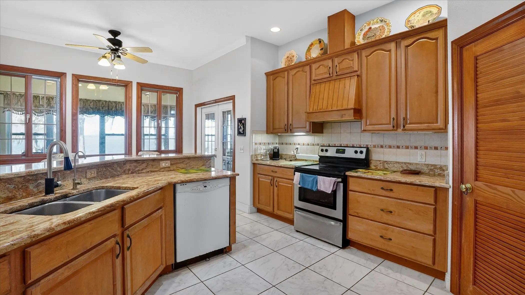 453 Federal Point Rd, East Palatka, FL, 32131, US, 5 Bedrooms Bedrooms, ,4 BathroomsBathrooms,Residential,Active,453 Federal Point Rd,263524