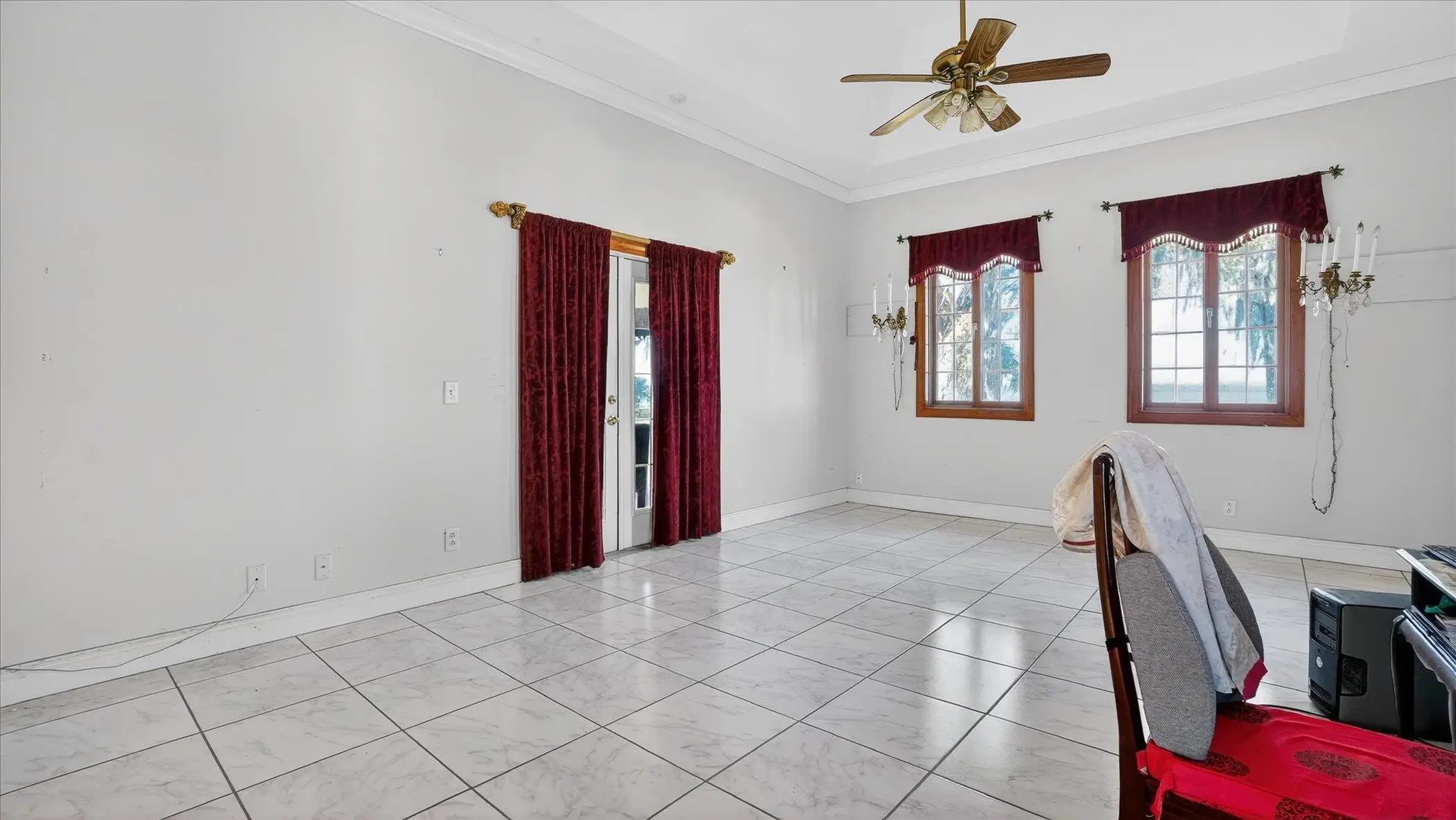453 Federal Point Rd, East Palatka, FL, 32131, US, 5 Bedrooms Bedrooms, ,4 BathroomsBathrooms,Residential,Active,453 Federal Point Rd,263524