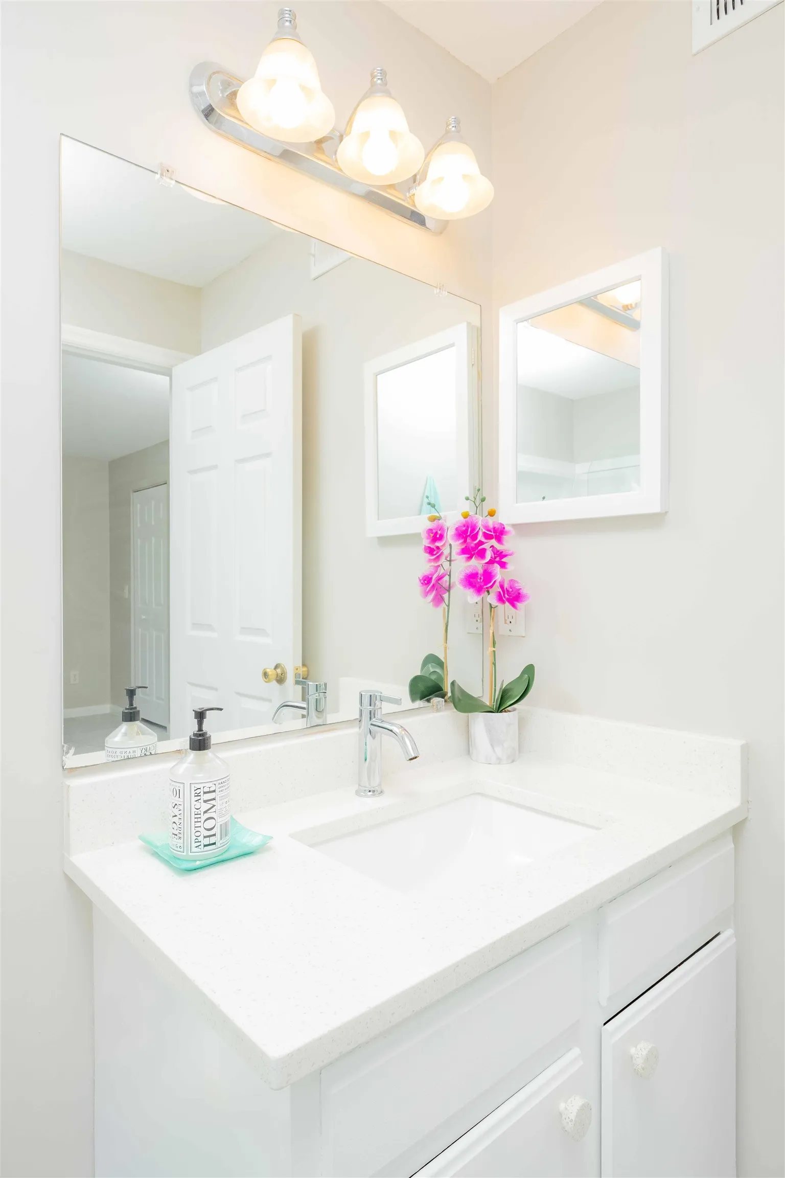 St Augustine Beach, Florida 32080, United States, 2 Bedrooms Bedrooms, ,2 BathroomsBathrooms,Residential,Active,222507