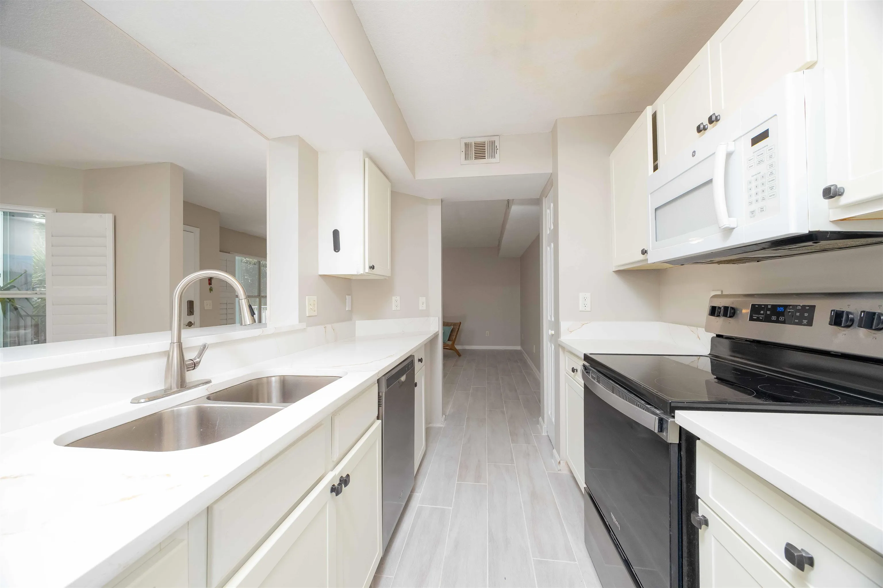 St Augustine Beach, Florida 32080, United States, 2 Bedrooms Bedrooms, ,2 BathroomsBathrooms,Residential,Active,222507