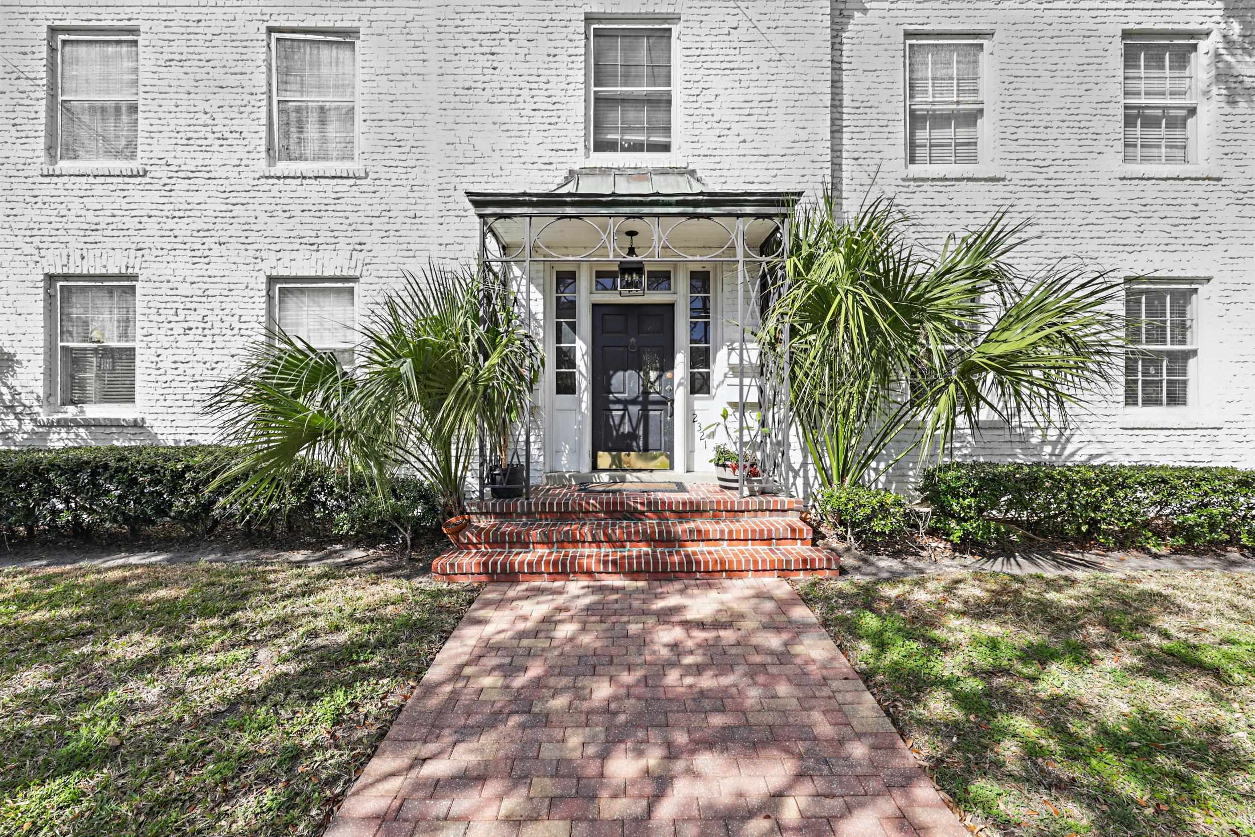 2321 Riverside Ave