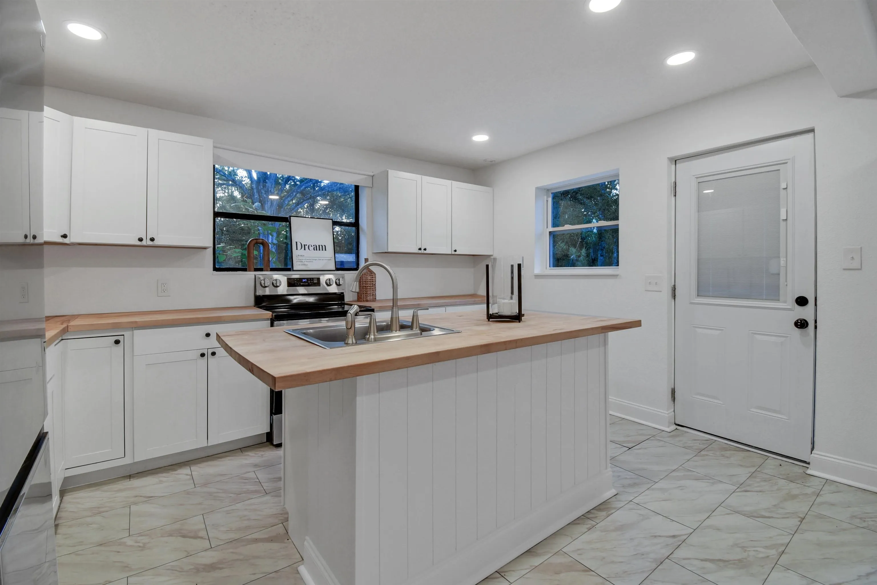 St Augustine, Florida 32084, United States, 4 Bedrooms Bedrooms, ,2 BathroomsBathrooms,Residential,Active,163363