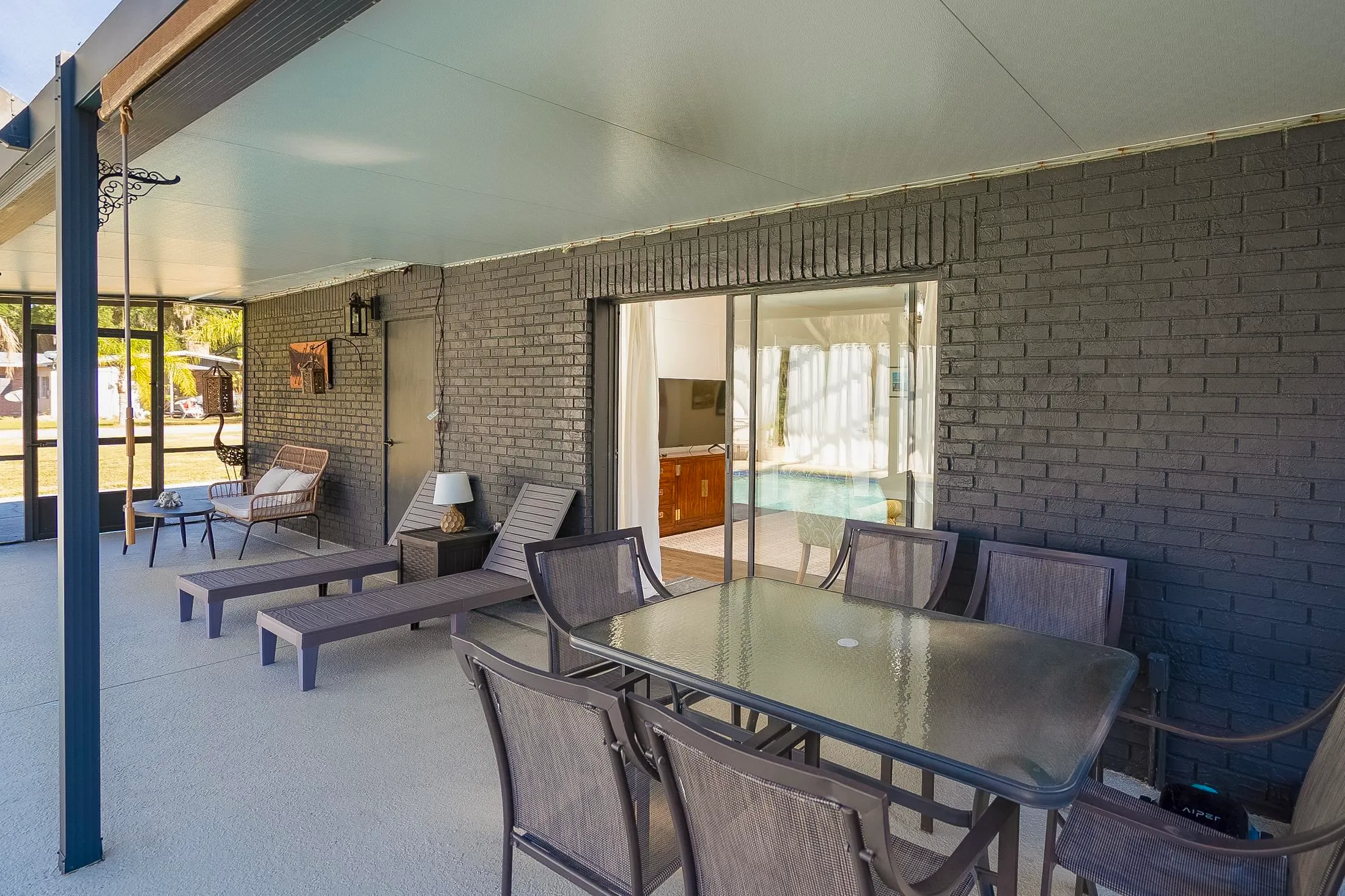 East Palatka, Florida 32131, United States, 3 Bedrooms Bedrooms, ,2 BathroomsBathrooms,Residential,Active,246559