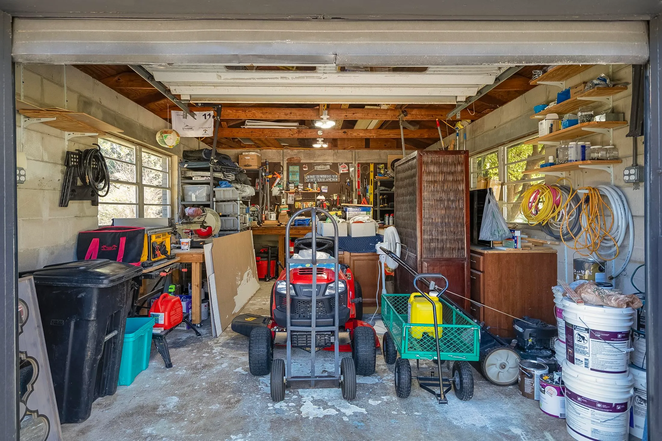 East Palatka, Florida 32131, United States, 3 Bedrooms Bedrooms, ,2 BathroomsBathrooms,Residential,Active,246559