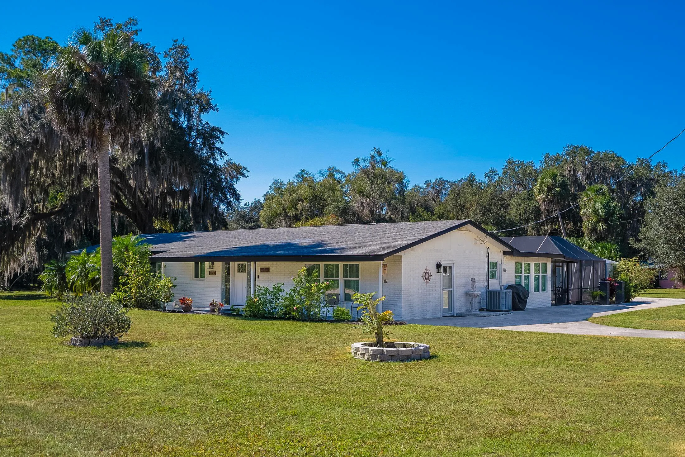 East Palatka, Florida 32131, United States, 3 Bedrooms Bedrooms, ,2 BathroomsBathrooms,Residential,Active,246559