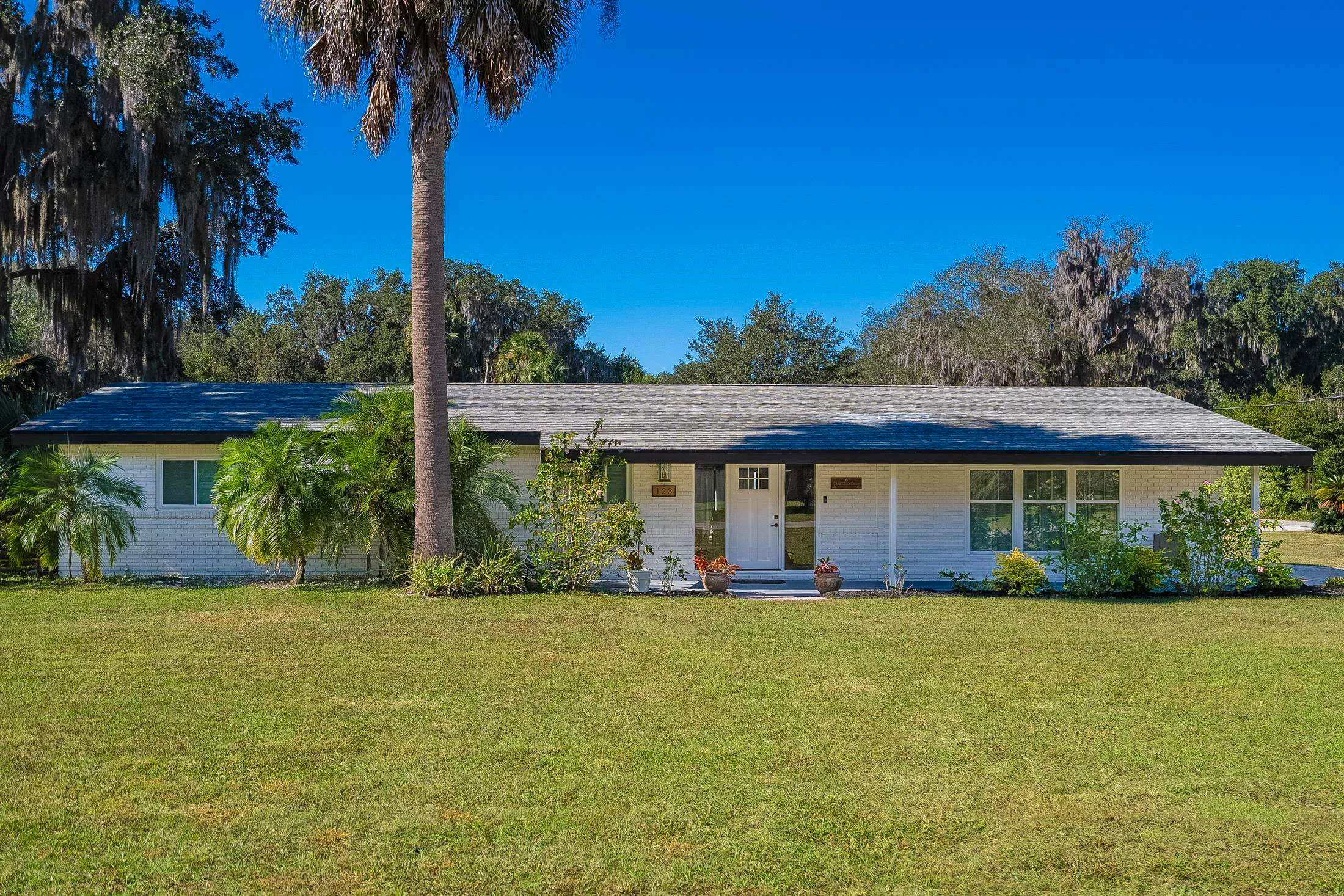 East Palatka, Florida 32131, United States, 3 Bedrooms Bedrooms, ,2 BathroomsBathrooms,Residential,Active,246559