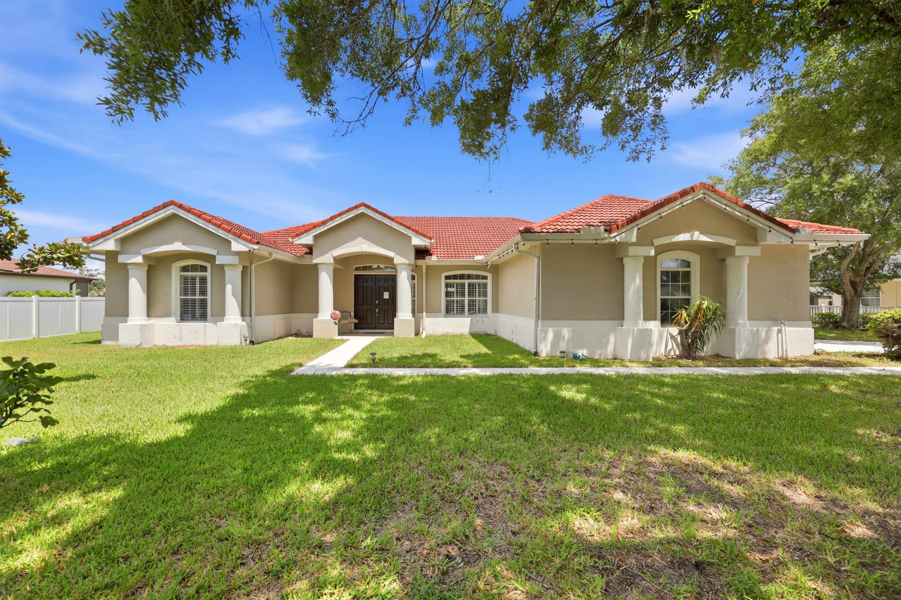 76 Club House Dr