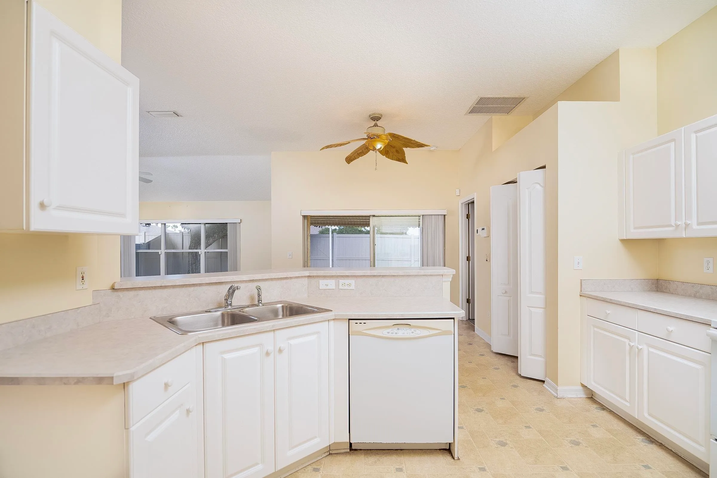 St Augustine, Florida 32080, United States, 3 Bedrooms Bedrooms, ,2 BathroomsBathrooms,Residential,Active,40060