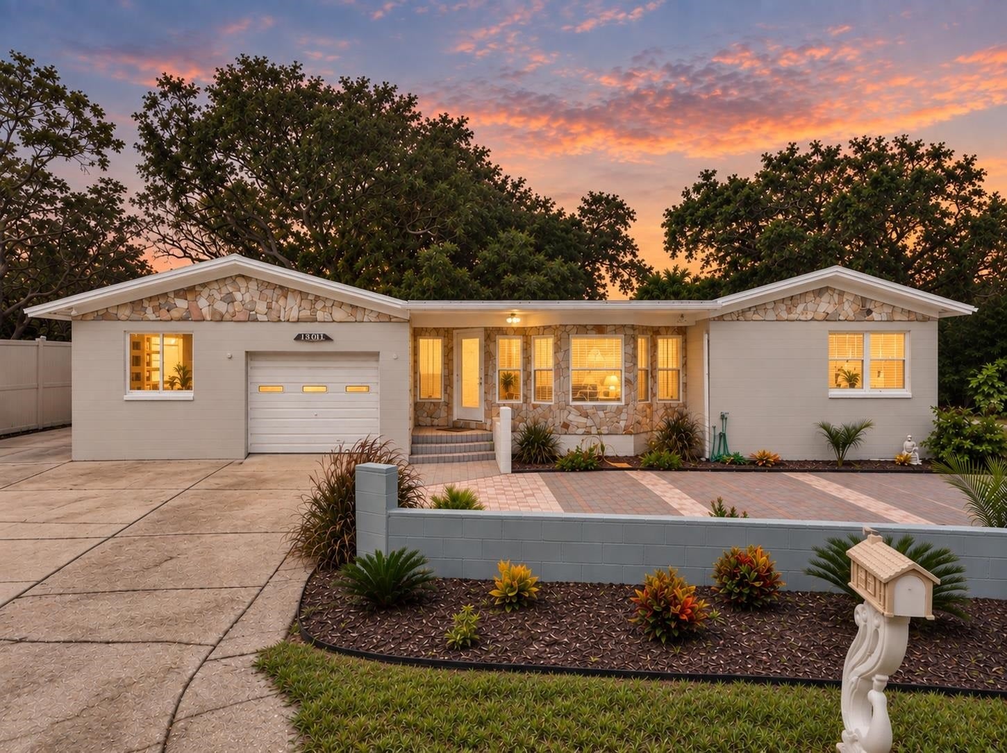 1301 Hernandez Blvd