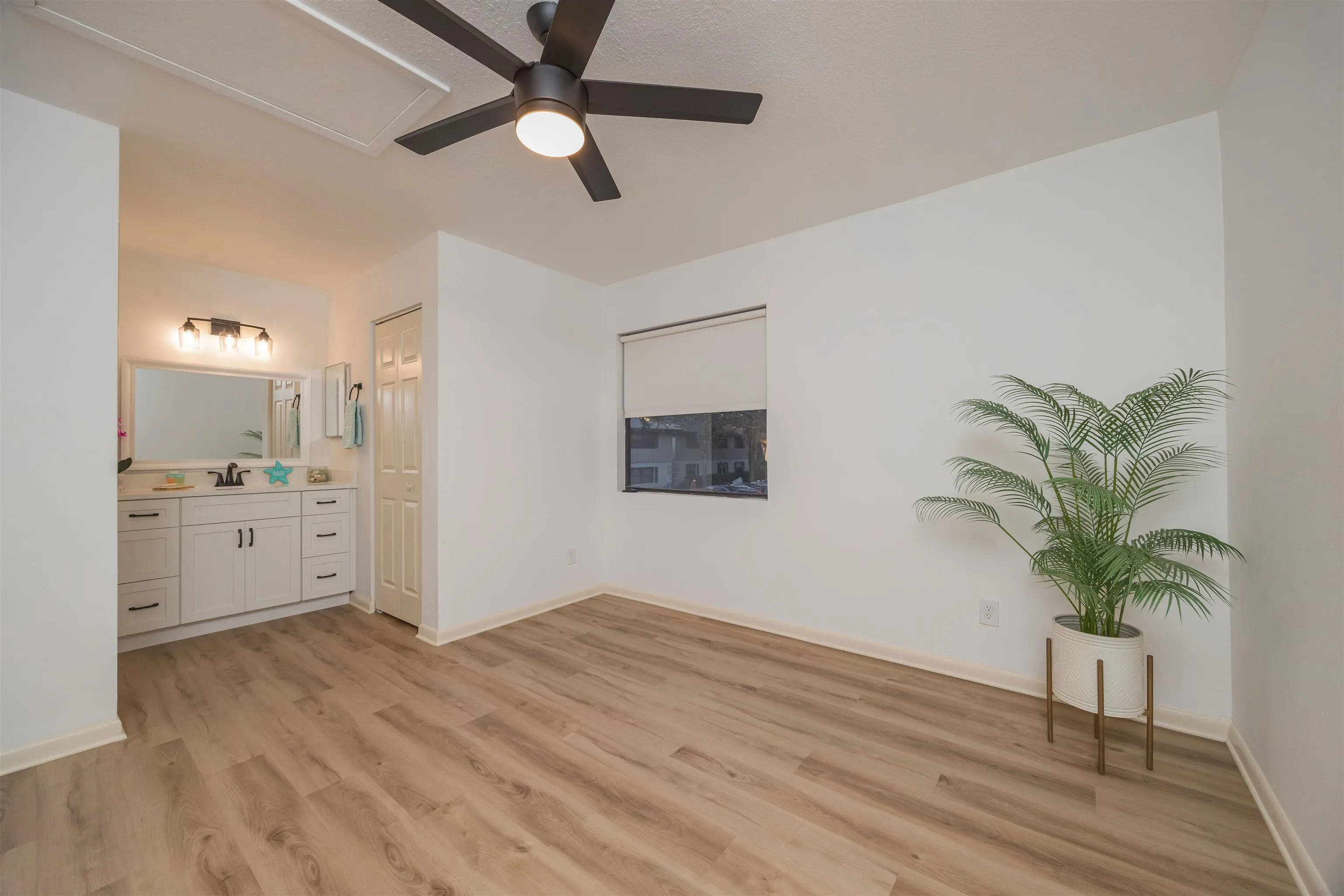 St Augustine, Florida 32086, United States, 2 Bedrooms Bedrooms, ,2 BathroomsBathrooms,Residential,Pending,184118