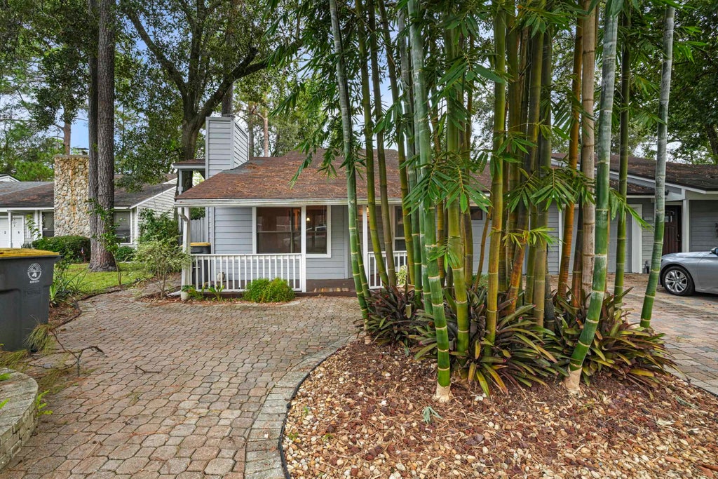 Photo of 6631 Wellington Place Ln, Jacksonville, FL 32216 (MLS # 264376)