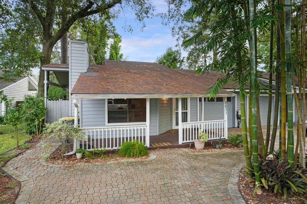 Photo of 6631 Wellington Place Ln, Jacksonville, FL 32216 (MLS # 264376)