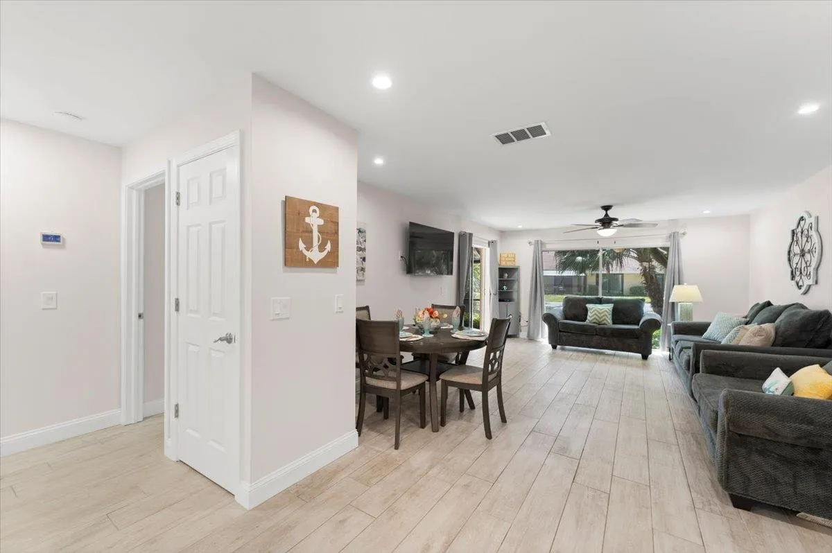 St Augustine, Florida 32080, United States, 2 Bedrooms Bedrooms, ,2 BathroomsBathrooms,Residential,Pending,205847