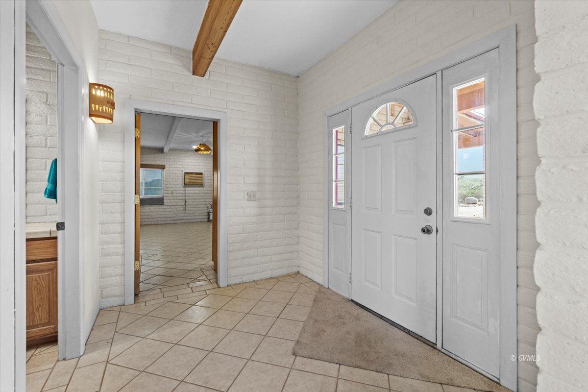 1237 W Boulder Ln