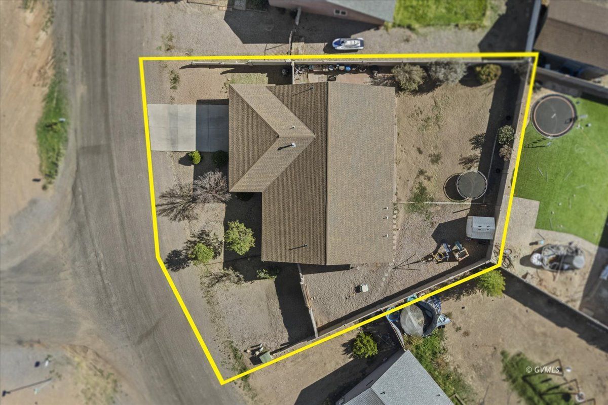 257 E Walnut St