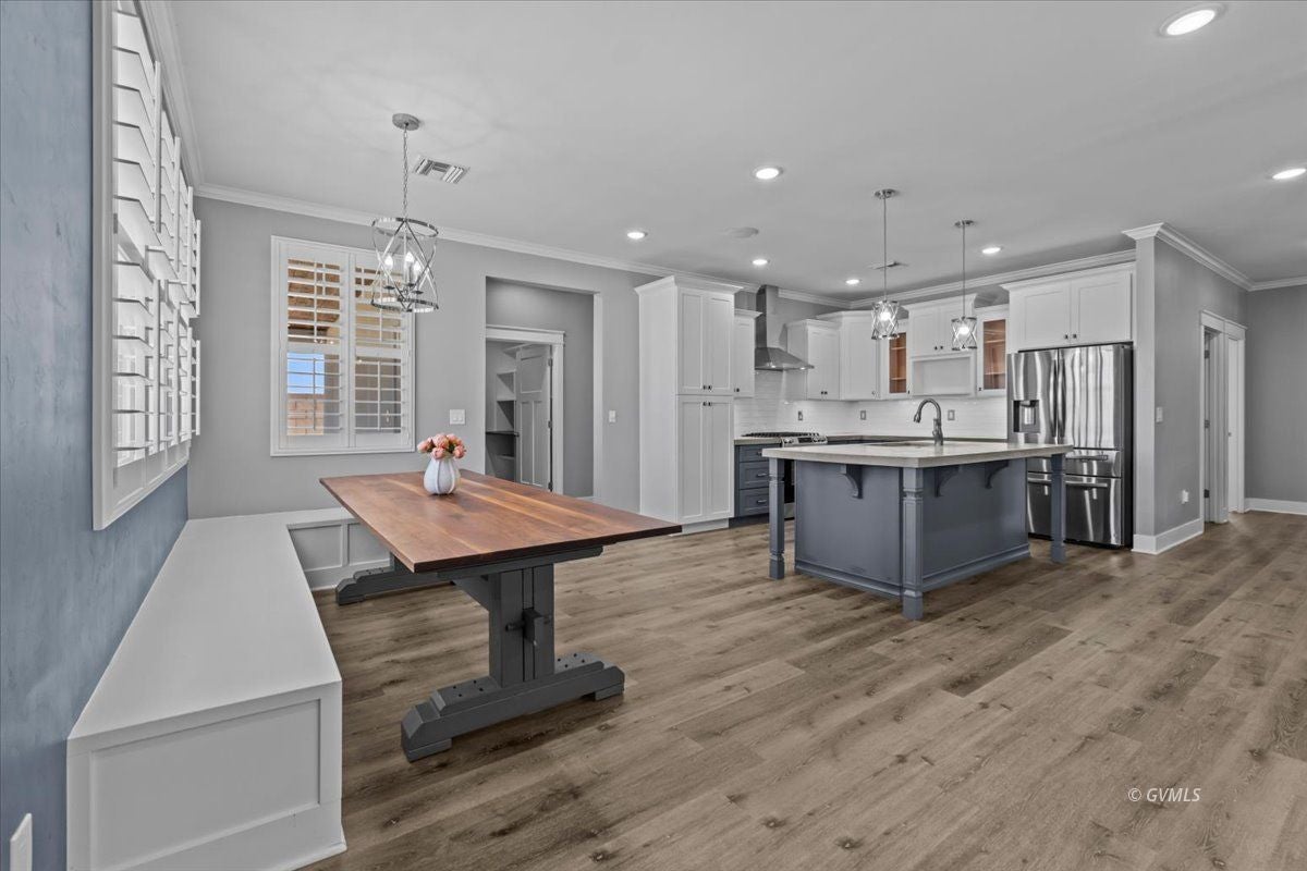 8652 S Navajo Dr