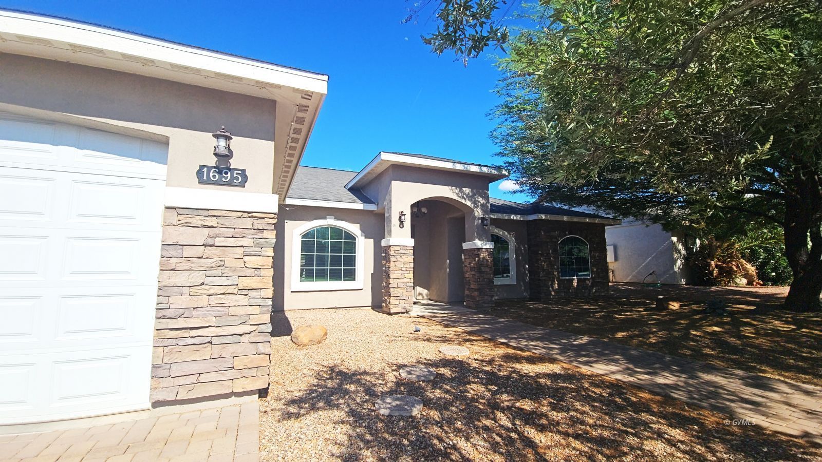 1695 S Camilla Cir