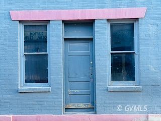 287, 291 CHASE CREEK St