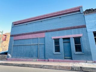 287, 291 CHASE CREEK St