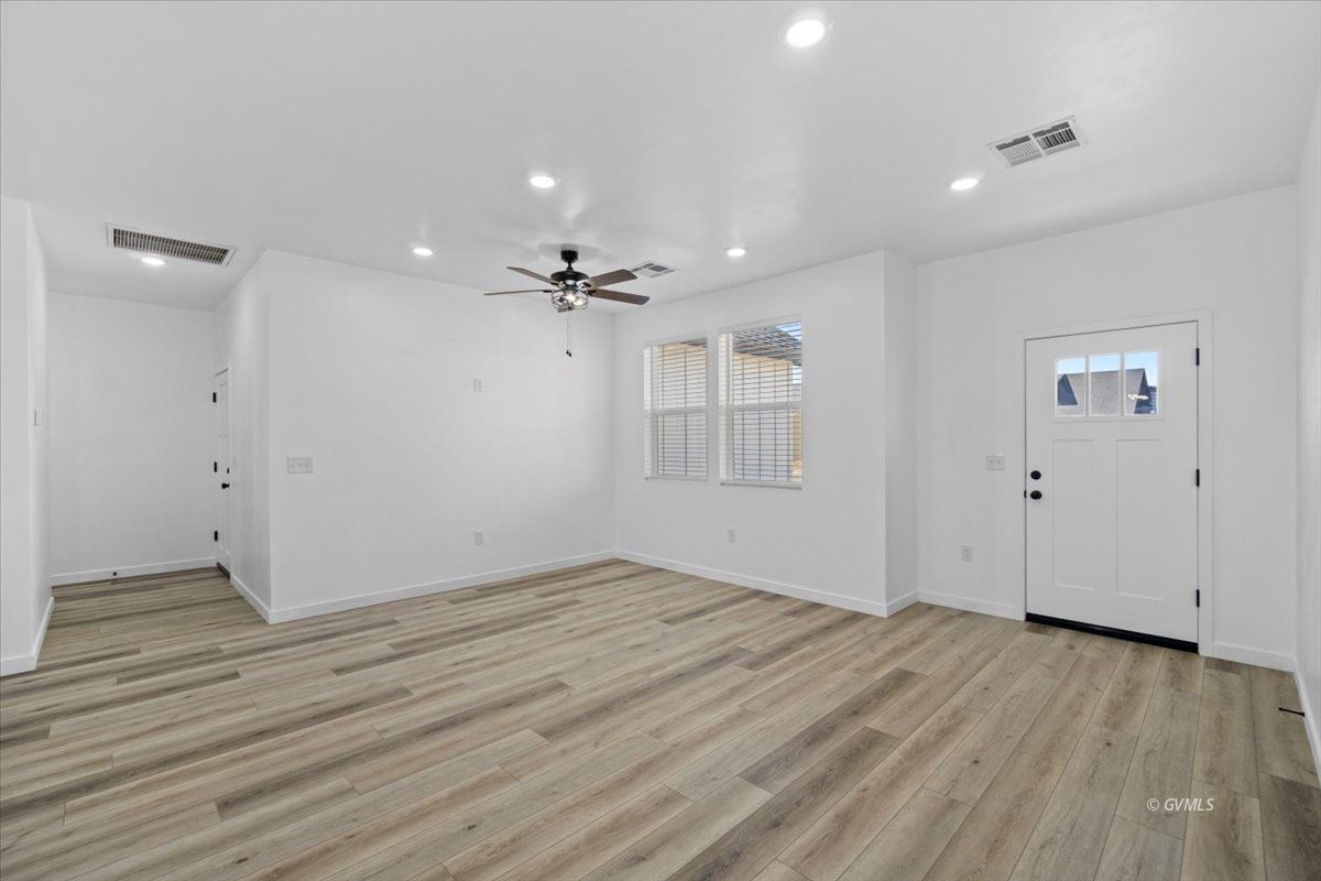 2902 W Johnny Dr