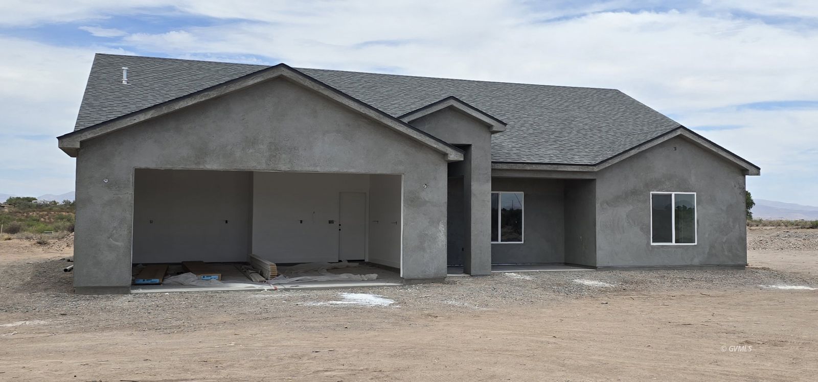 558 E Dakota Dr