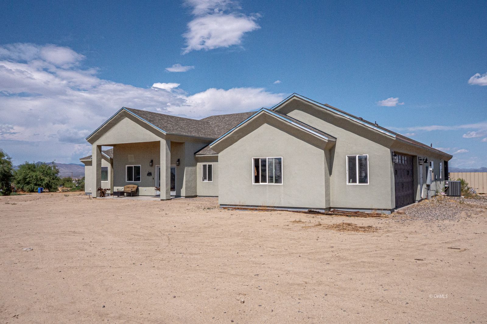 648 W Lemur Ln