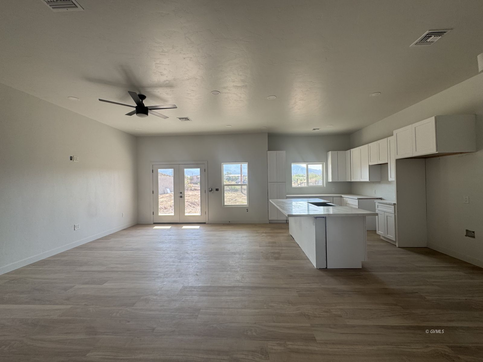 8656 S Yavapai Dr