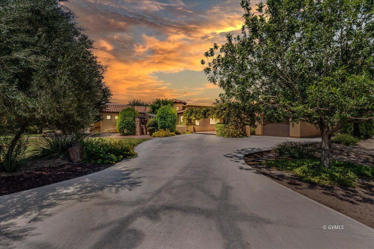 172 W Spencer Ln