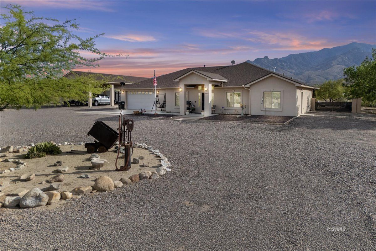 3883 W Valley View Rd