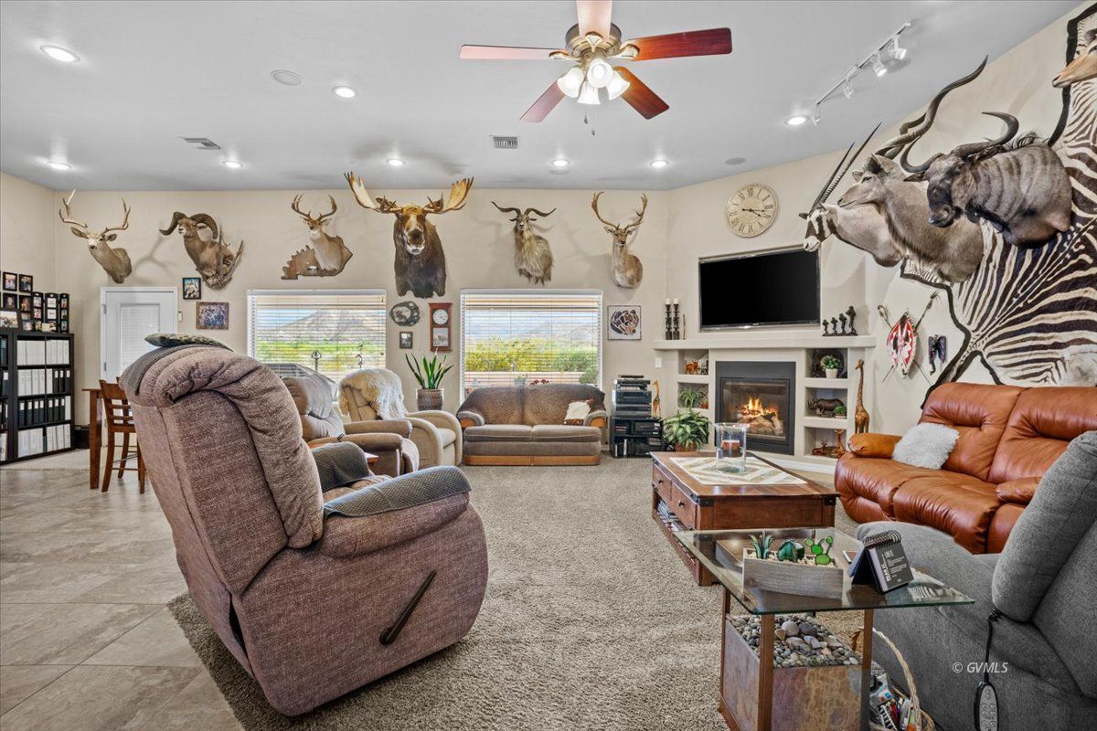 3883 W Valley View Rd