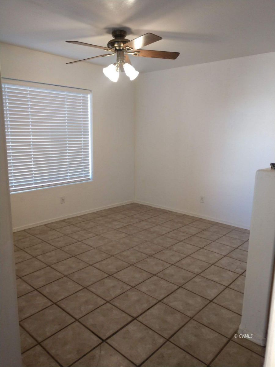 1305 W Crimson Canyon