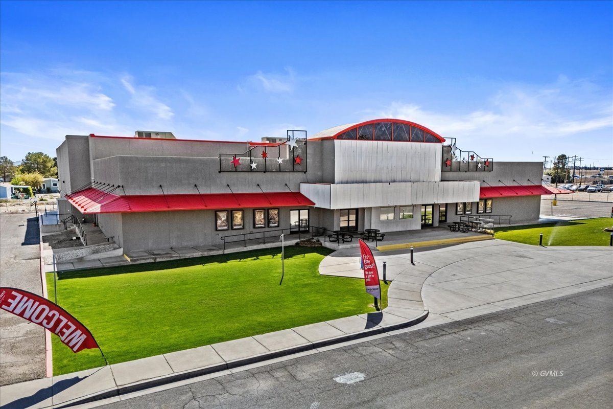 555 E Entertainment Ave