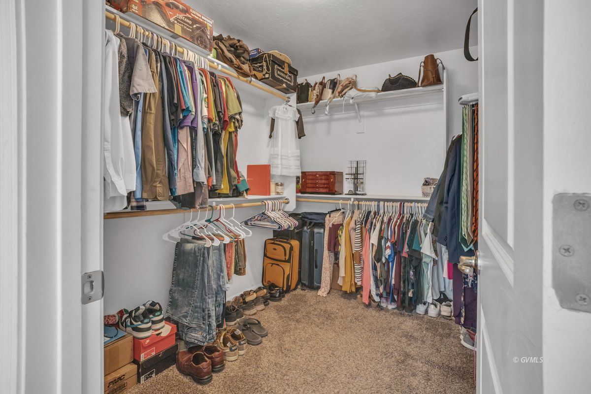 1552 E Katelyn Ln