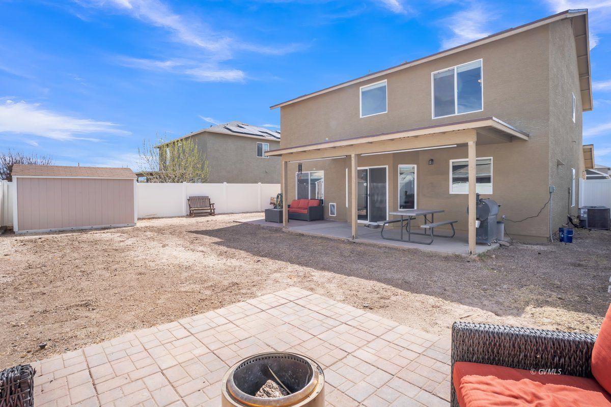 1552 E Katelyn Ln