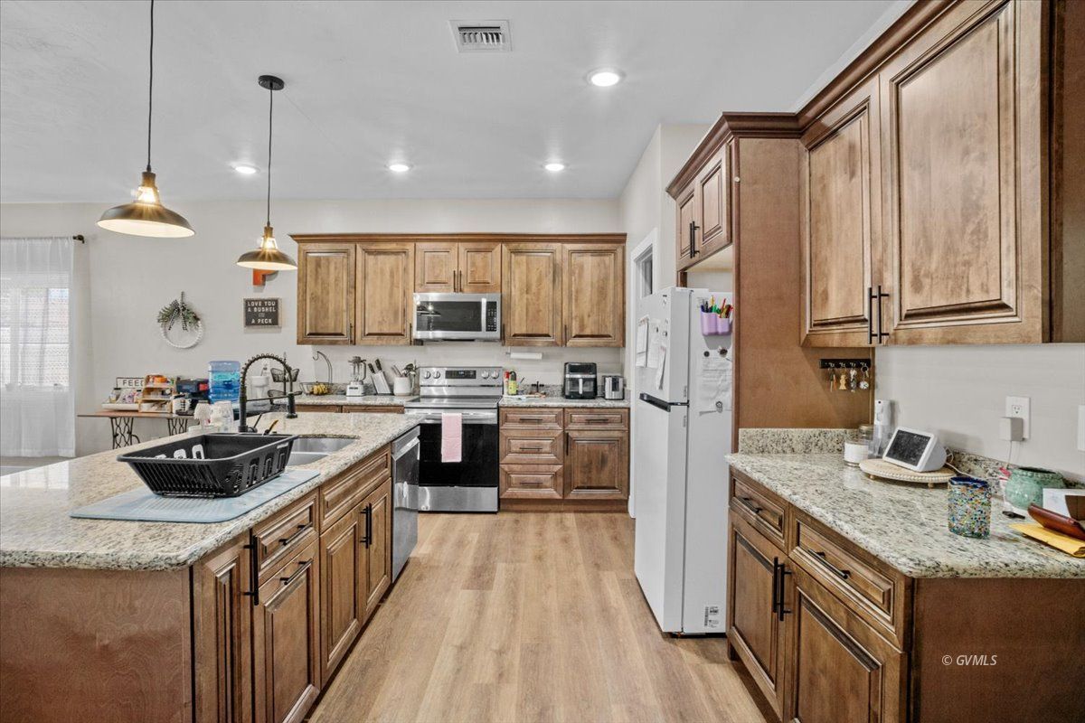 1483 E Katelyn Ln