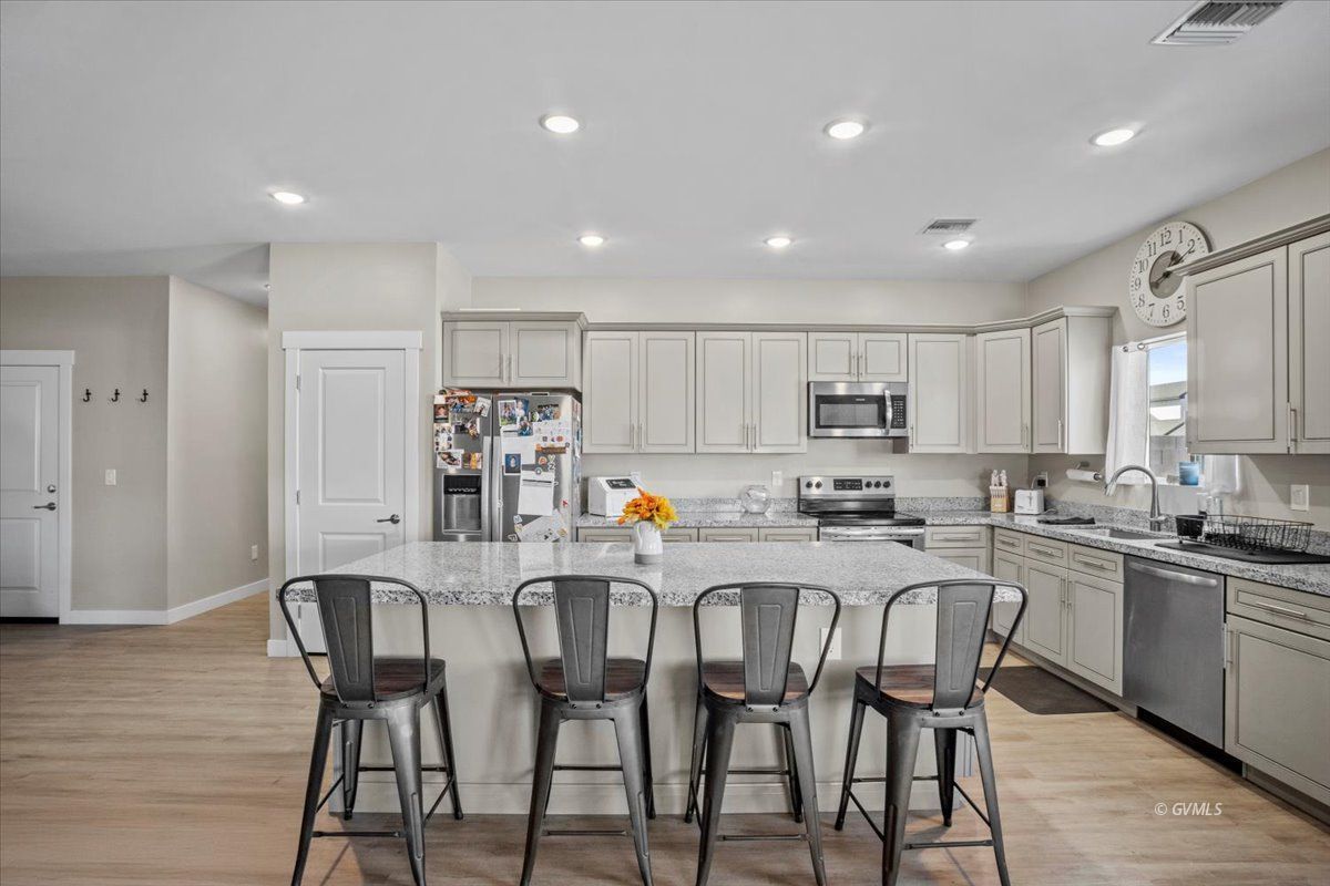 1691 Eloisa Ln