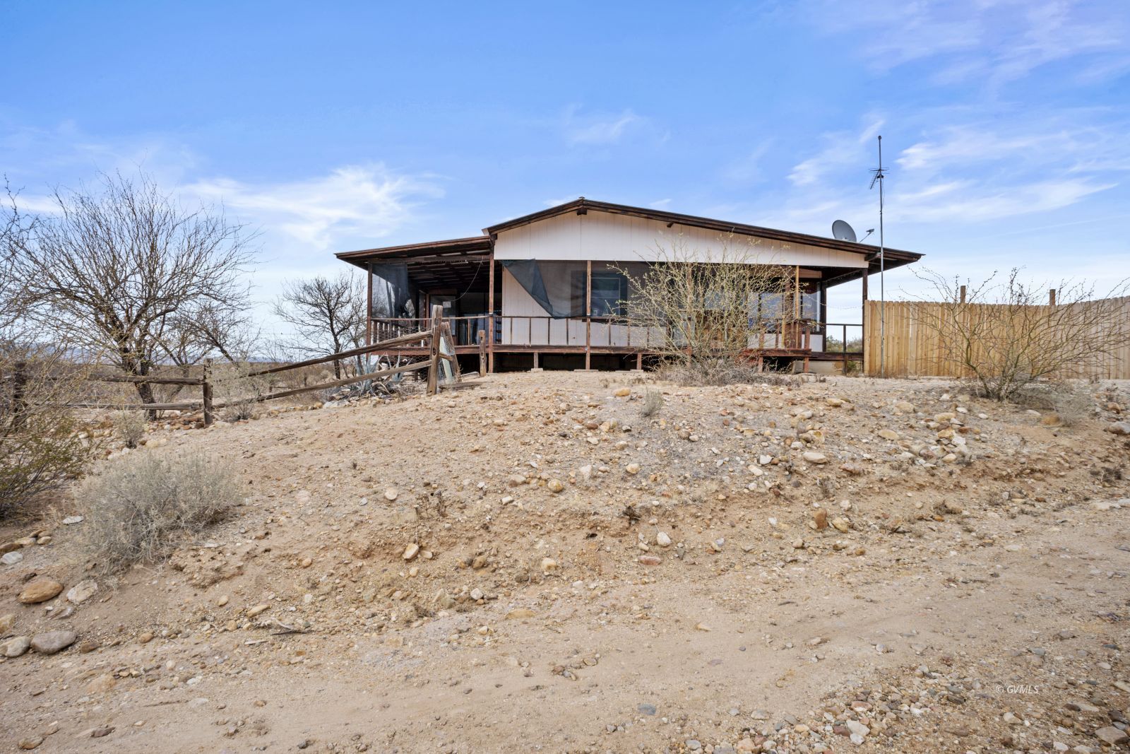 1601 E 68th Place