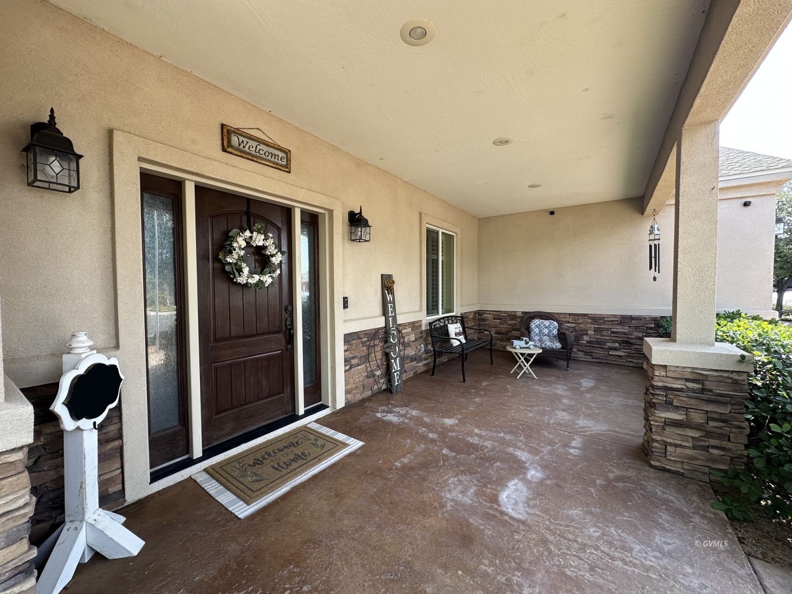 1085 W Cherokee Cir
