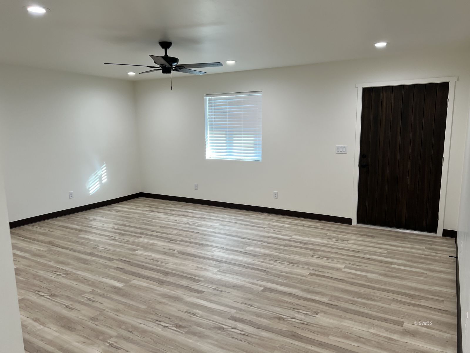 172 N Plex Cir B