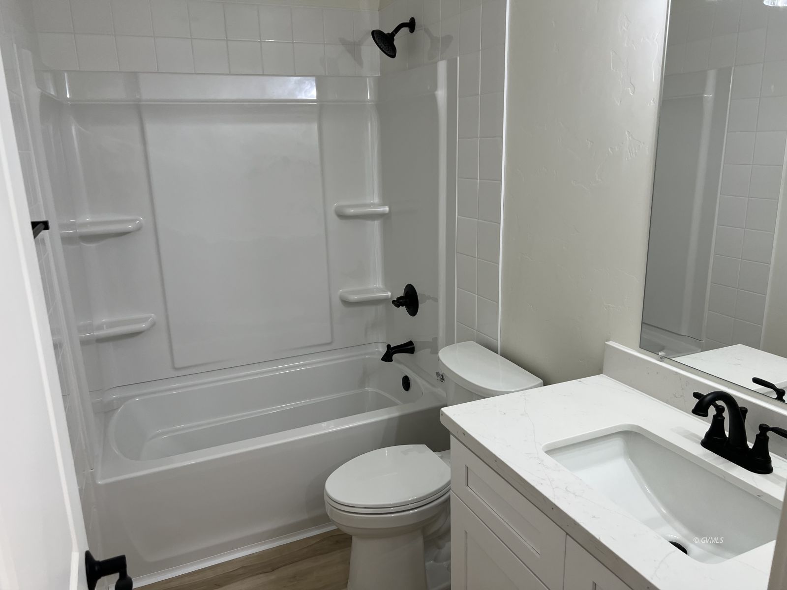 172 N Plex Cir B