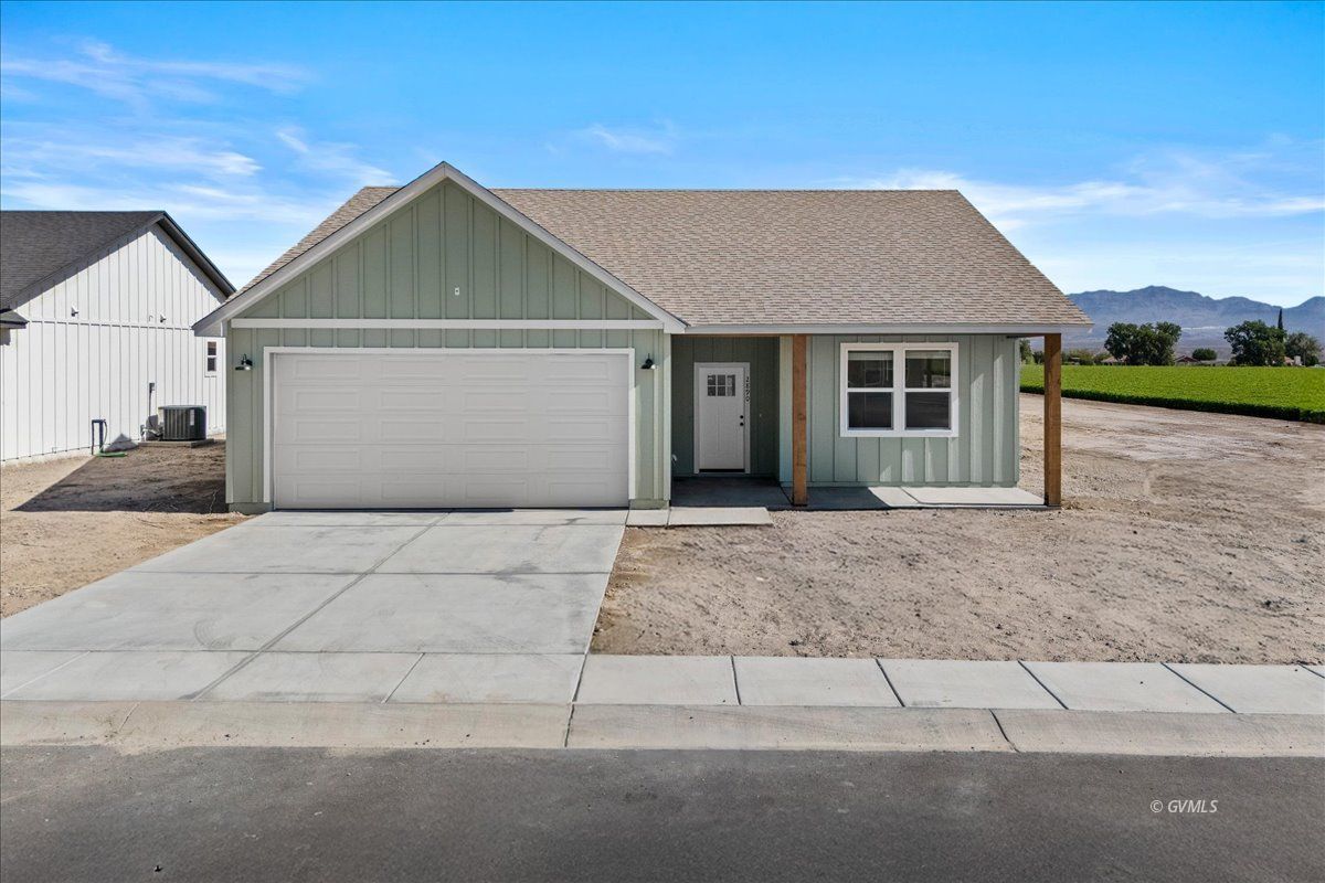 2925 Eagle Dr