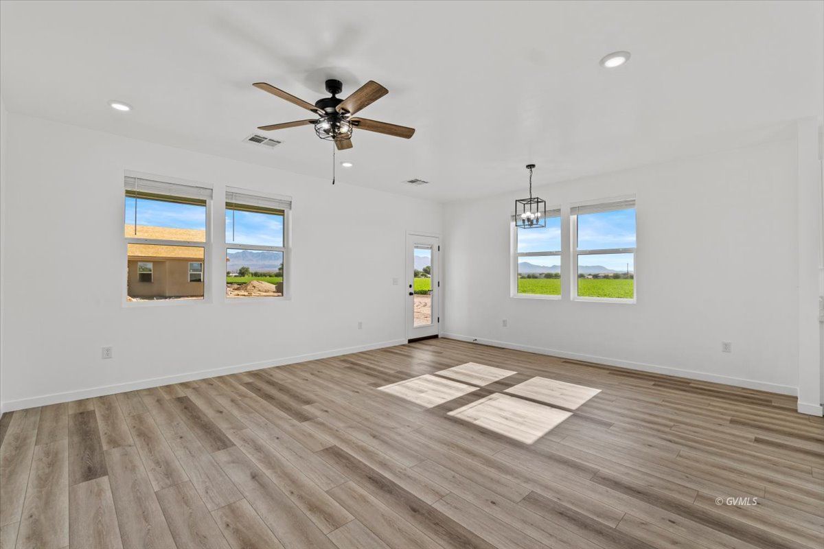 2925 Johnny Dr