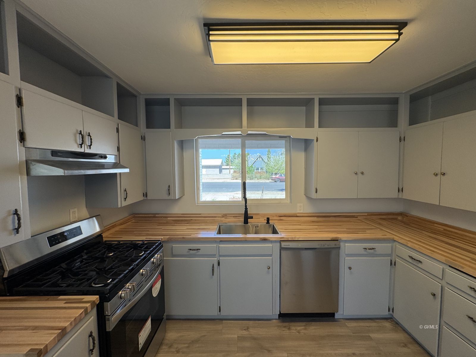 115 W 15th St