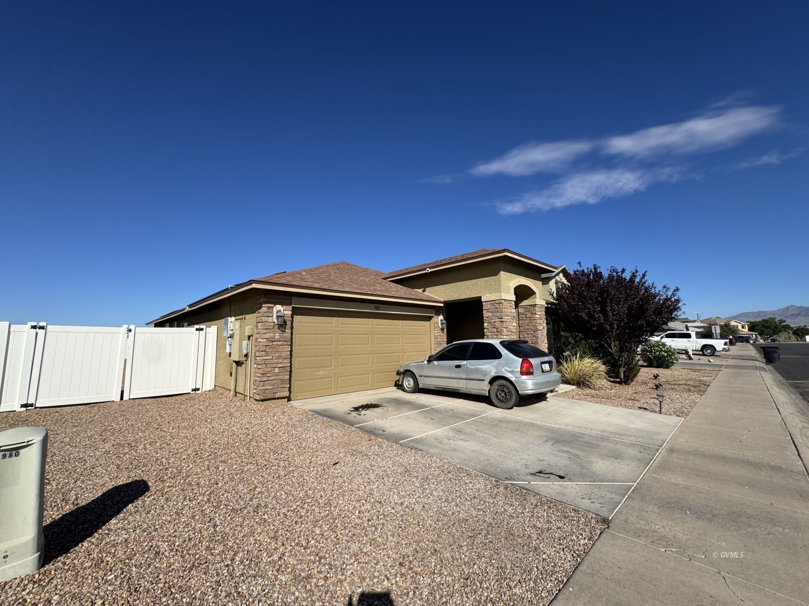 980 S Coventry Dr