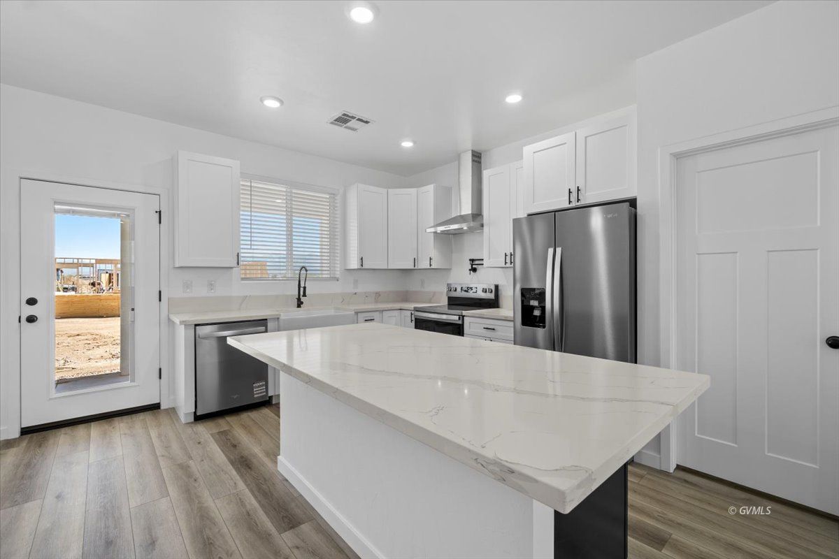 2889 W Johnny Dr