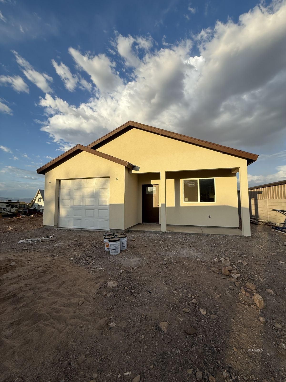 8467 S Navajo Dr